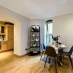 One Bed Serviced Apt Near Millenium Bridge