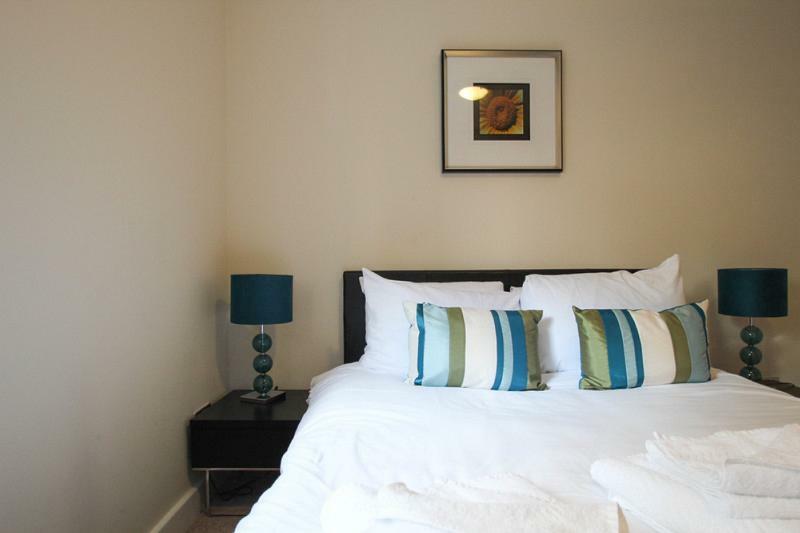 One Bed Serviced Near Millenium Bridge Londra
