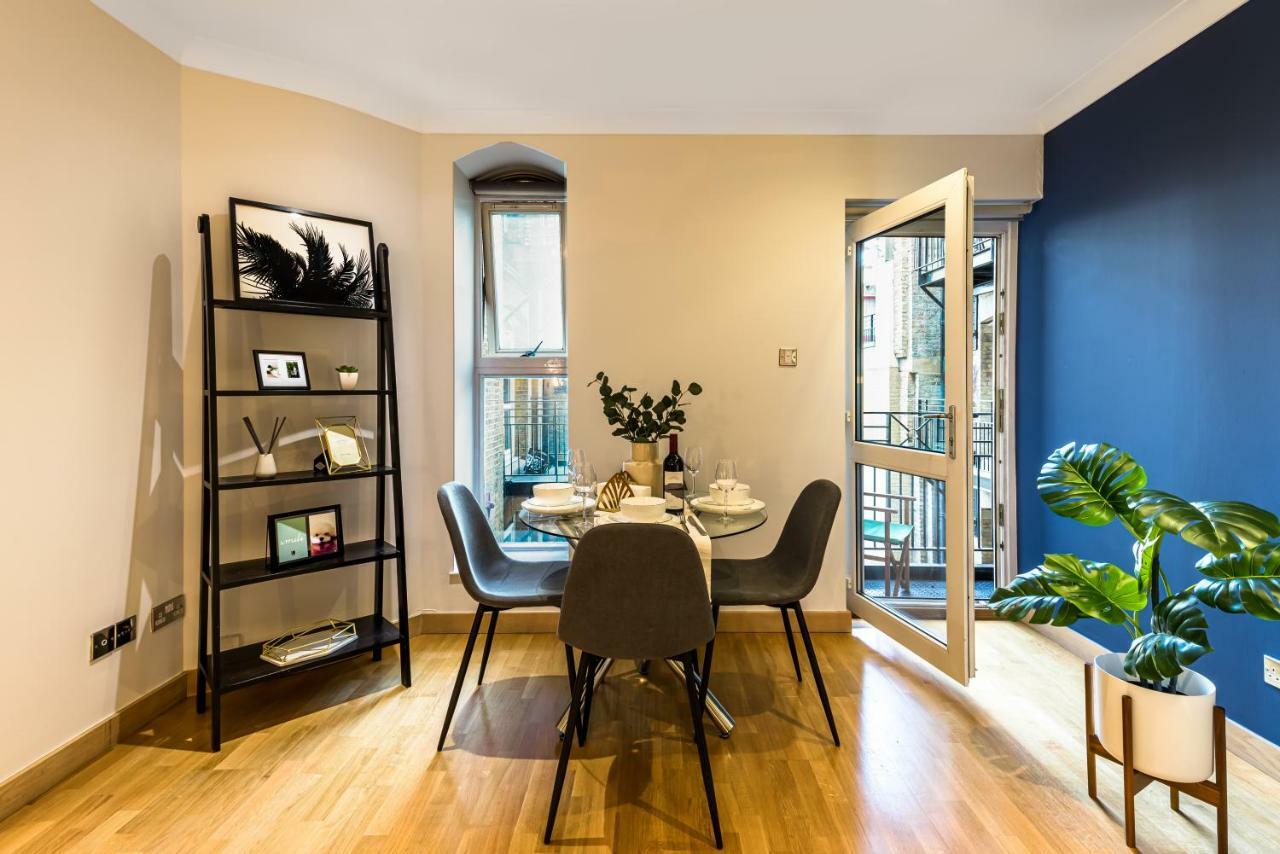 One Bed Serviced Near Millenium Bridge Londra