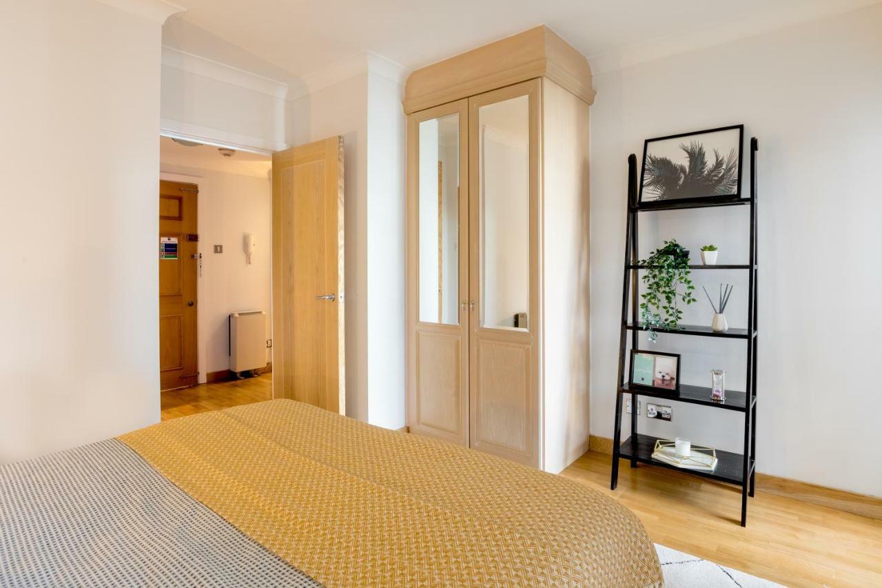 One Bed Serviced Near Millenium Bridge Appartamento