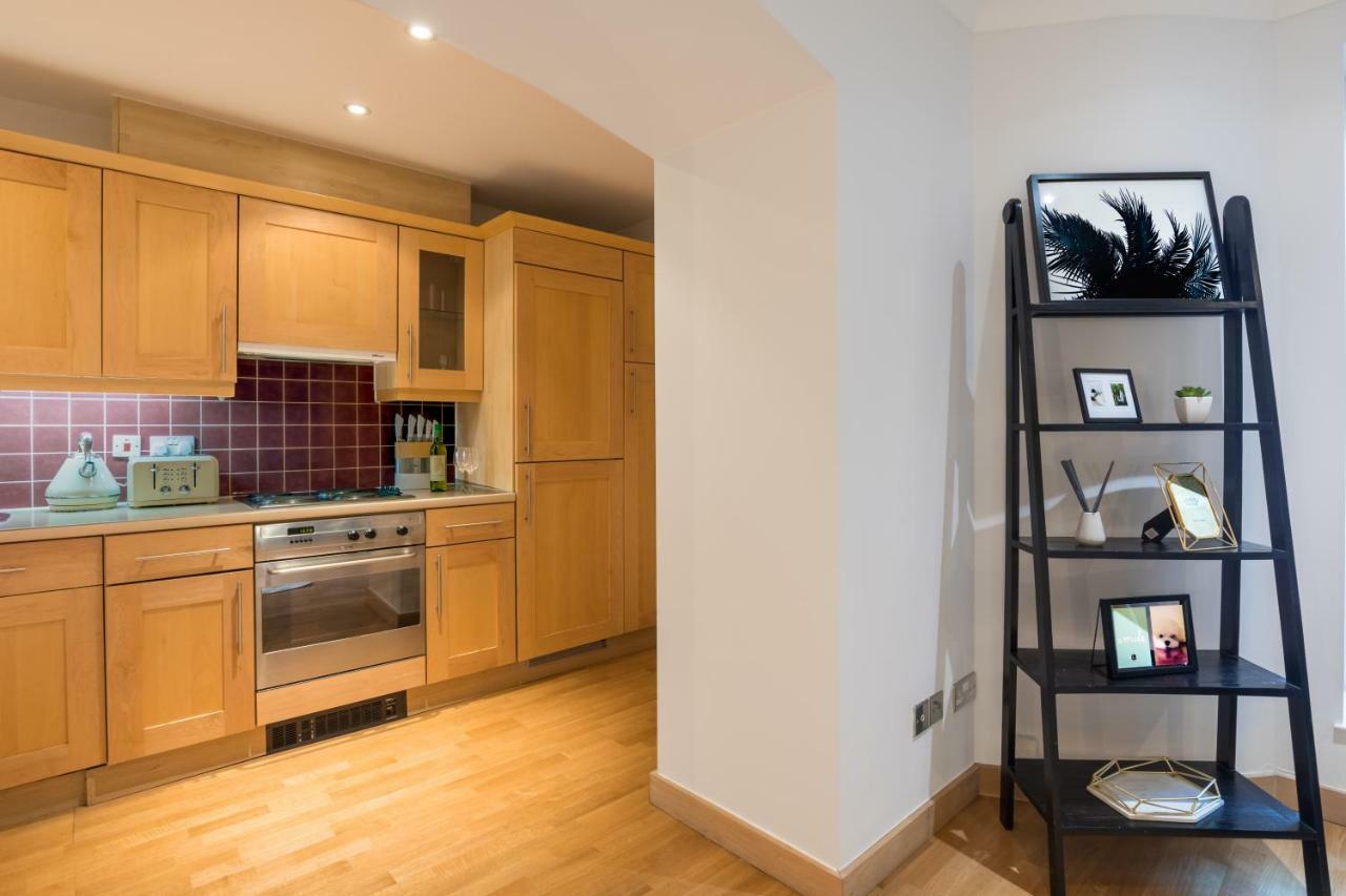 One Bed Serviced Near Millenium Bridge Londra
